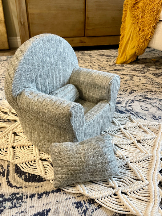 Knit Chair with Pillows